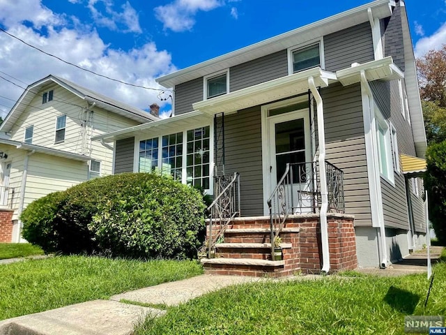 view of front of home with covered porch