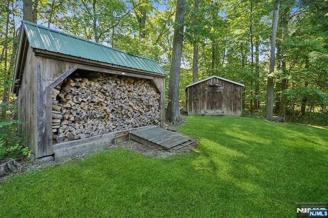 exterior space featuring a storage shed