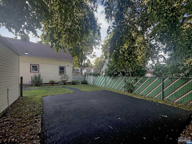 view of yard featuring a patio