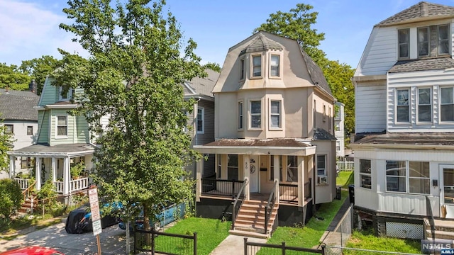 view of front of property featuring a porch