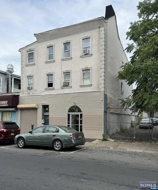 view of front facade