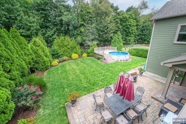 view of yard featuring a patio