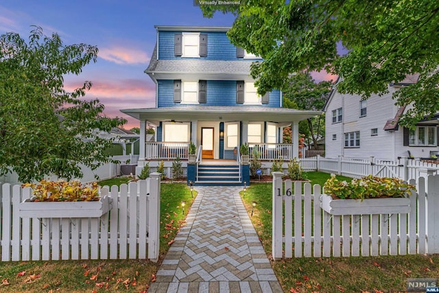 view of front of property featuring a porch