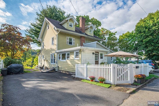 view of front of home