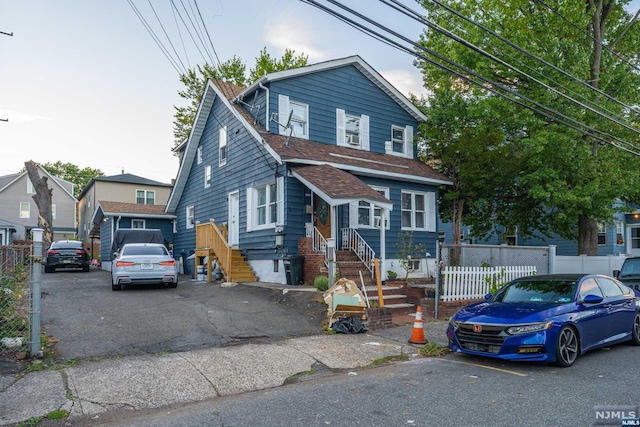 view of front of property