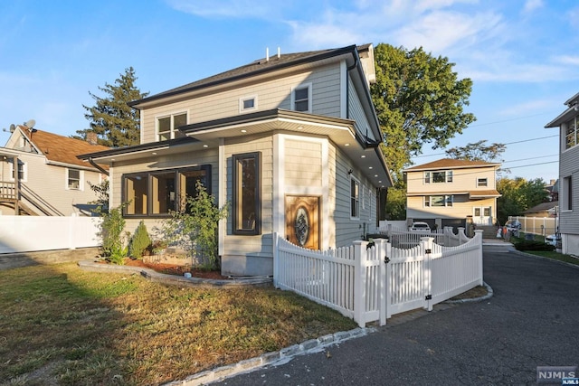 view of front of property