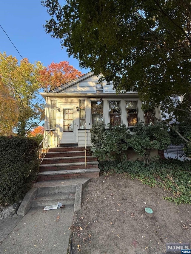 415 Jefferson Ave, Hasbrouck Heights, NJ 07604 - view of bungalow
