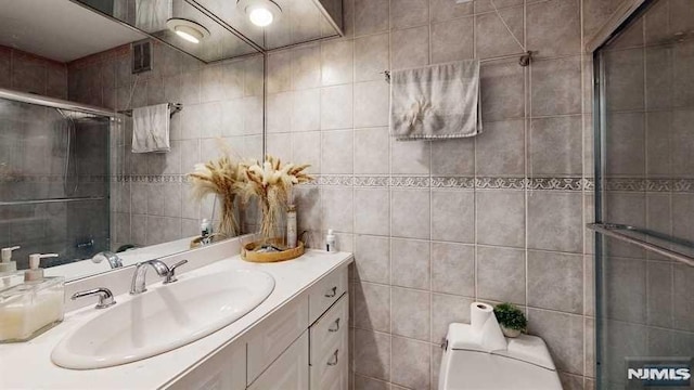 200 Winston Dr Unit 418, Cliffside Park, NJ 07010 - full bath with vanity, tile walls, and tiled shower