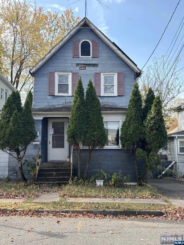 27 Stone St, North Plainfield NJ, 07060, 3 bedrooms, 1.5 baths house for sale