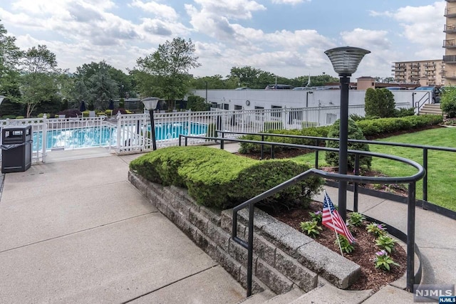 view of swimming pool