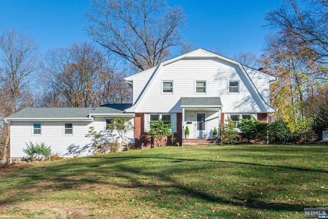 front of property featuring a front yard