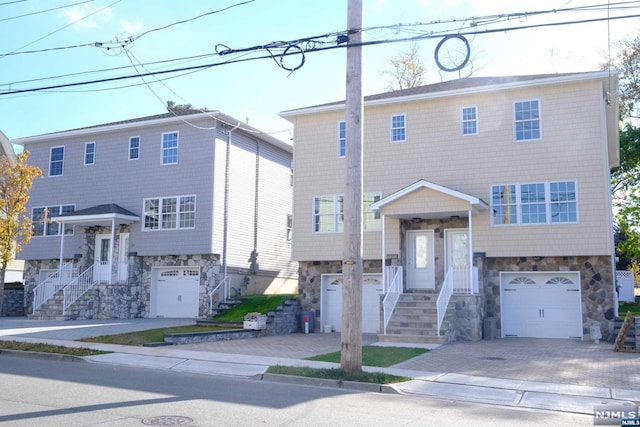 view of front facade featuring a garage