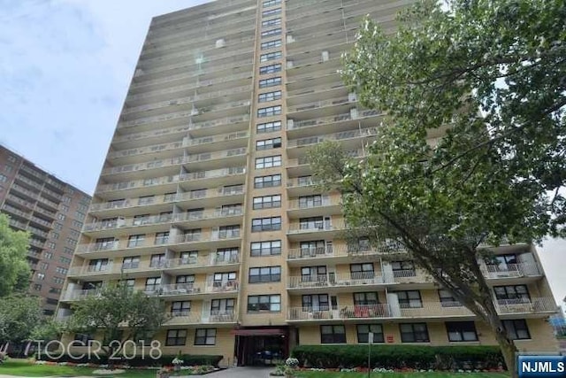 285 Aycrigg Ave Unit 22C, Passaic NJ, 07055, 1 bath condo for sale