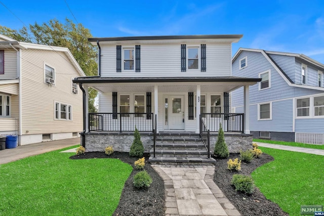 view of front of house featuring a front lawn