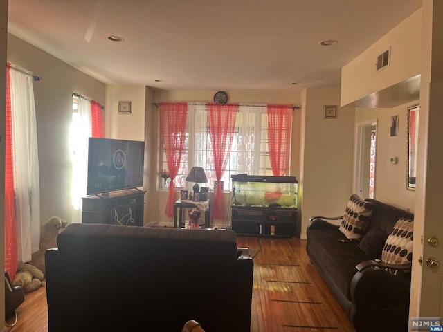 Listing photo 2 for 137 Lehigh Ave, Newark NJ 07112