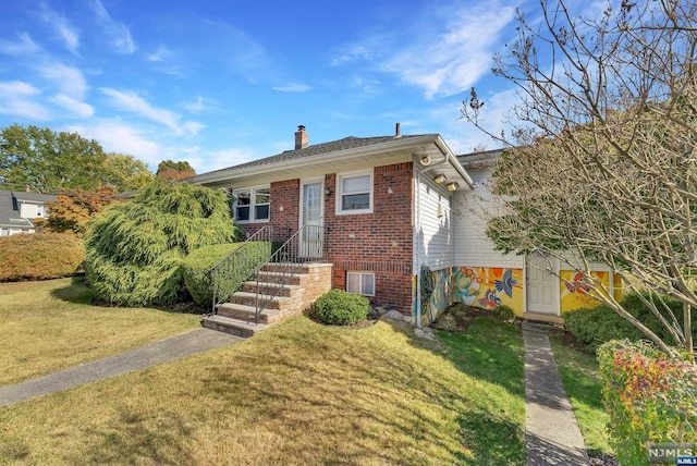 view of front of home with a front lawn