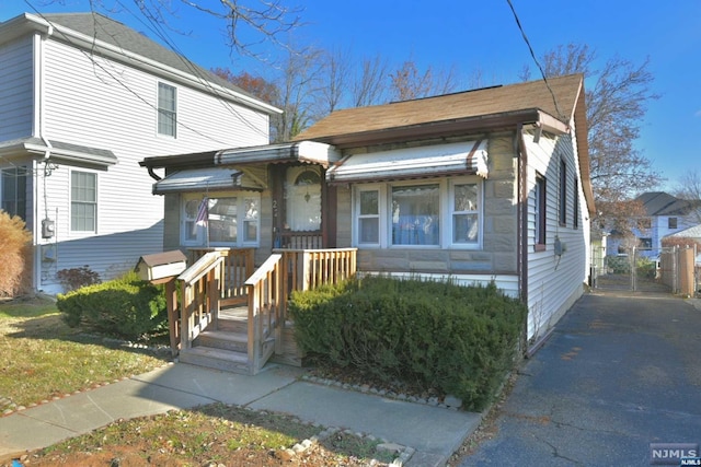 Listing photo 3 for 22 Lawrence Rd, Par-Troy Hills Twp NJ 07054