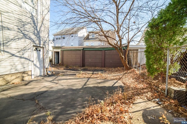 view of yard featuring a garage