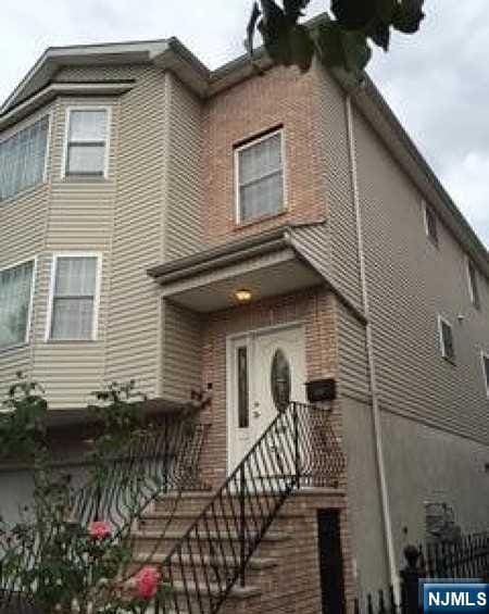 115 Fabyan Pl, Newark NJ, 07112, 6 bedrooms, 3.5 baths multi for sale