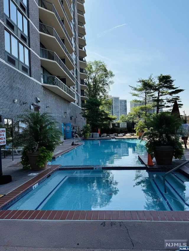 view of swimming pool