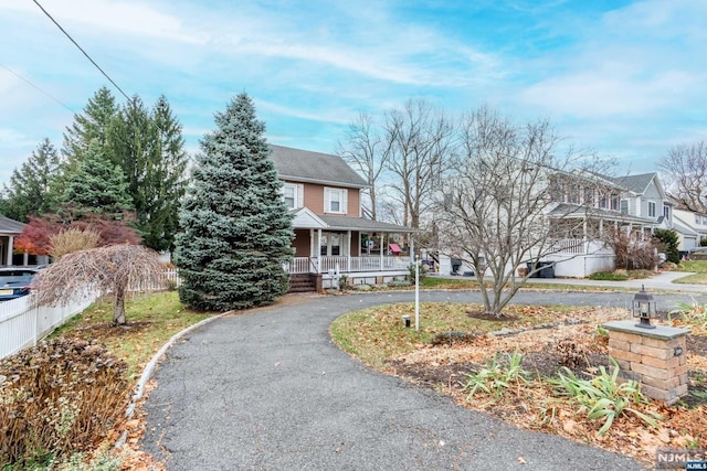 view of front of home featuring a porch