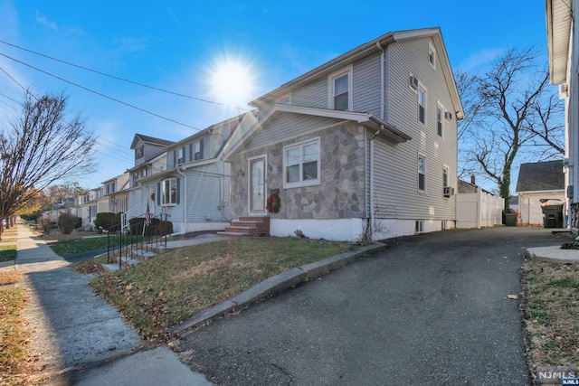 Listing photo 3 for 32 Elston St, Bloomfield NJ 07003