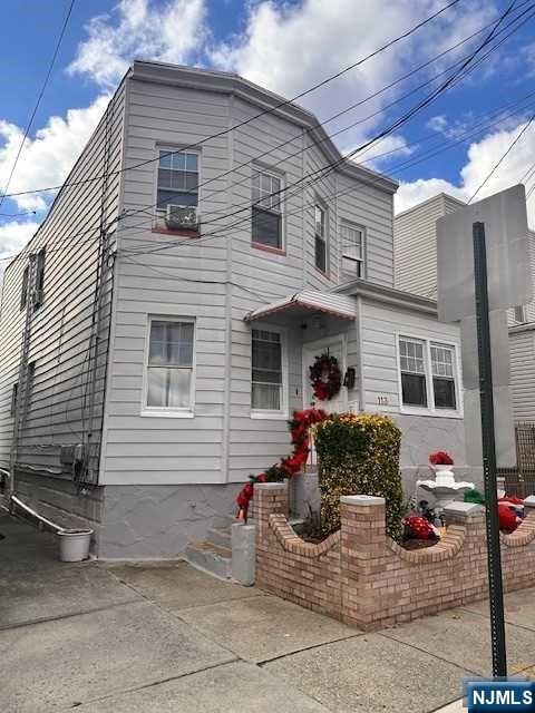 Listing photo 3 for 113 Centre Ave, Secaucus NJ 07094