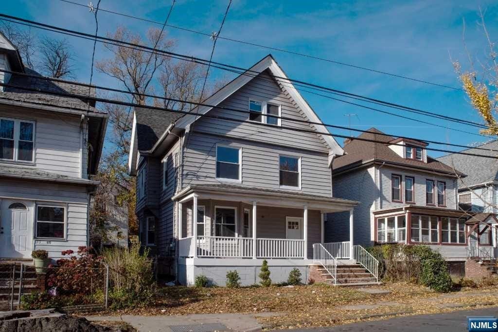 view of front of home with a porch