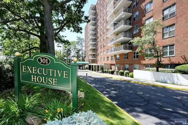 301 Beech St Unit 6E, Hackensack NJ, 07601, 1 bedrooms, 1 bath condo for sale