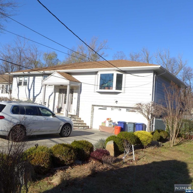 view of front facade with a garage