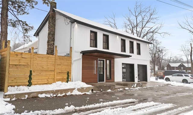 view of front of house featuring a garage