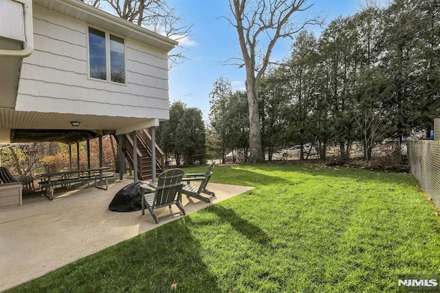 view of yard with a patio area