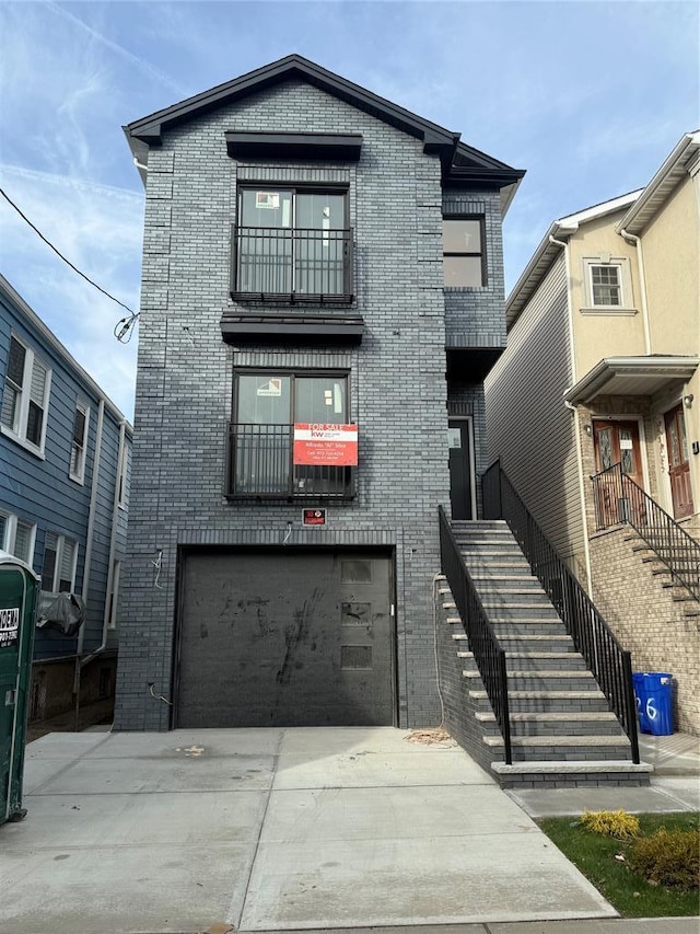 view of front facade with a garage