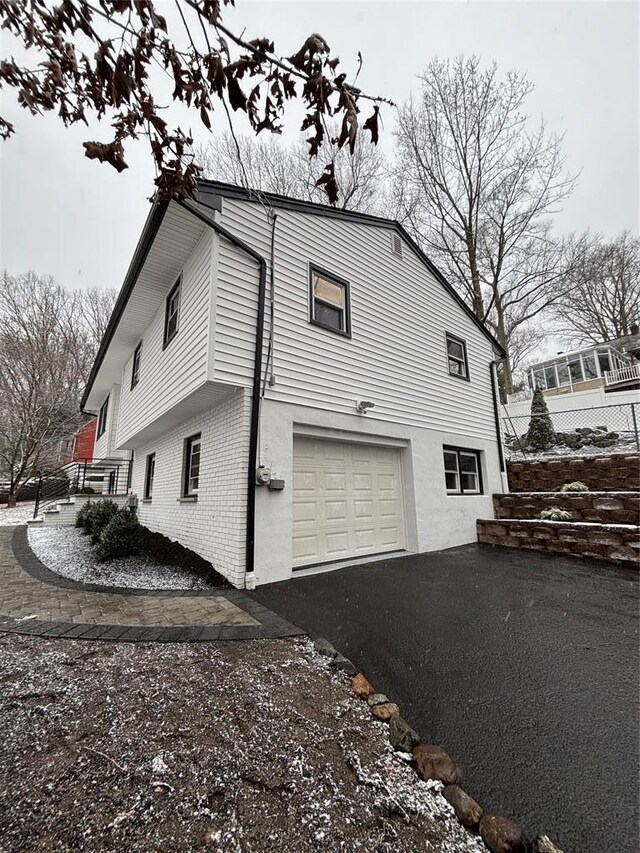 Listing photo 2 for 56 Highland Rd, Bloomingdale NJ 07403