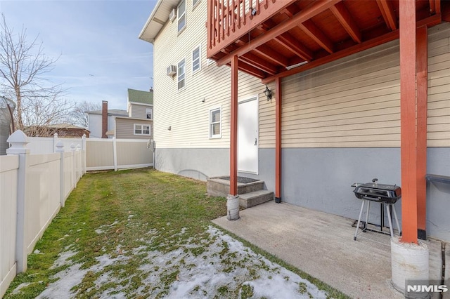 view of yard with a patio