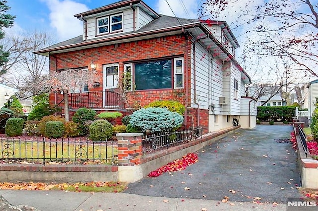 view of front of property