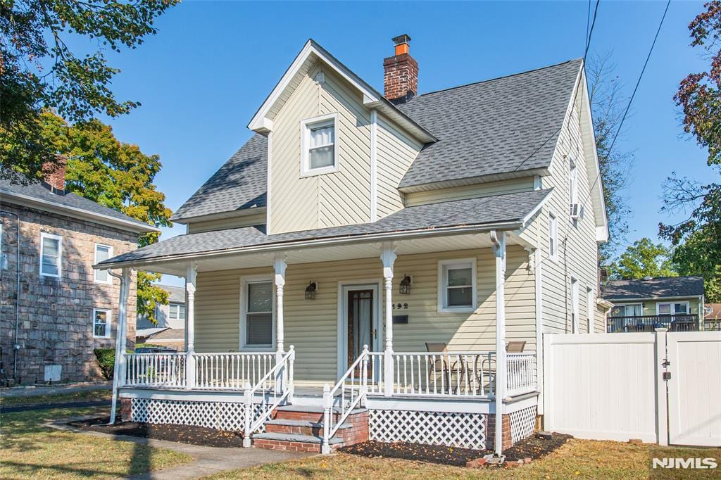 view of front of house with a porch