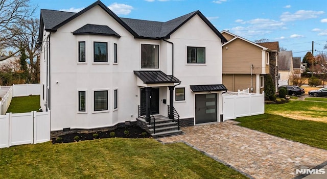 view of front of property with a front yard