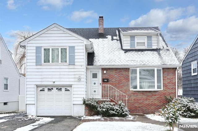 view of front facade with a garage