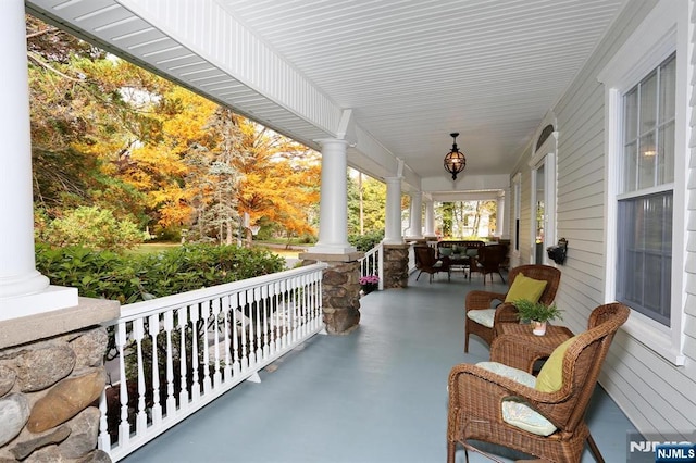 view of patio / terrace with covered porch