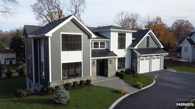 view of front of property with a front lawn