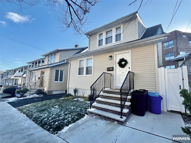 view of front of property