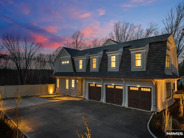 view of front facade featuring a garage