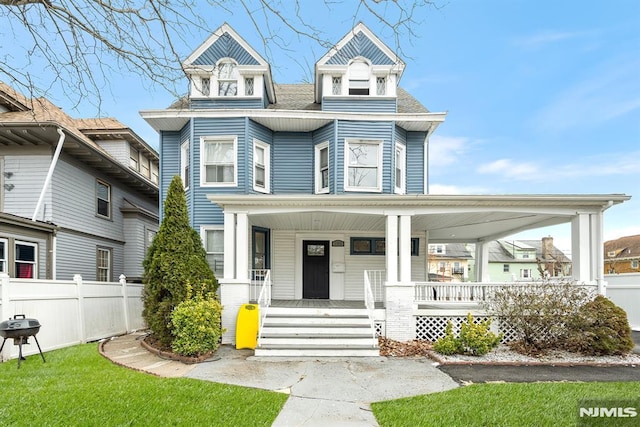 view of front facade featuring a porch