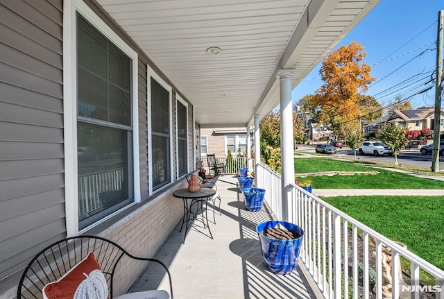 view of patio / terrace with covered porch