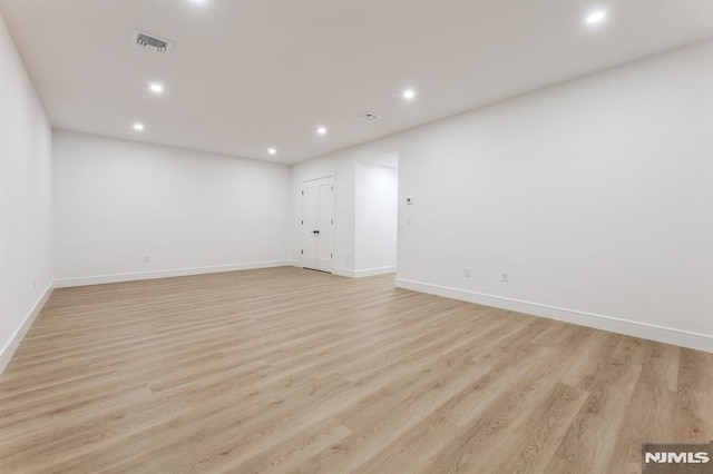 empty room featuring light hardwood / wood-style flooring