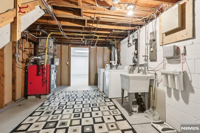 basement with washing machine and dryer