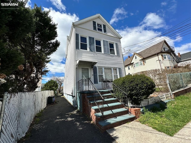 view of front of house