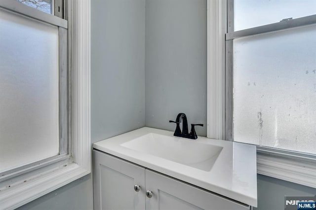 bathroom featuring sink