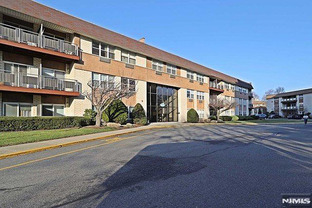 1111 River Unit D10, Edgewater NJ, 07020, 1 bedrooms, 1.5 baths condo for sale